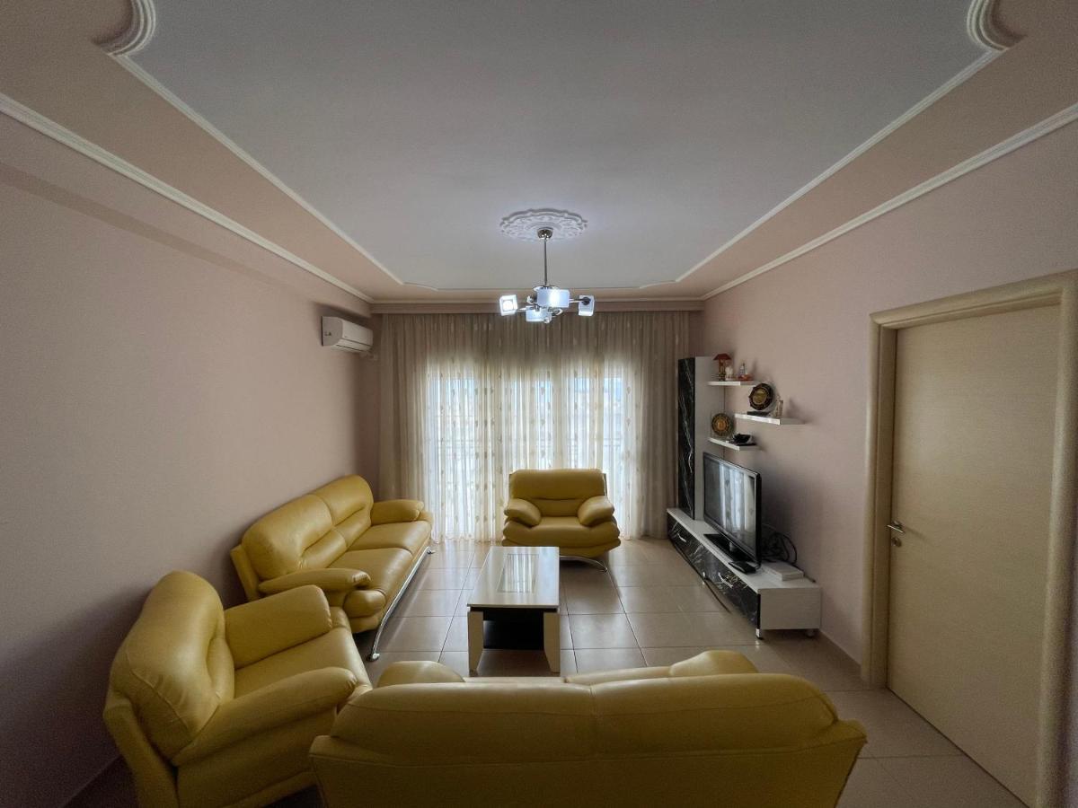 Flower Apartment Sarandë Exteriör bild